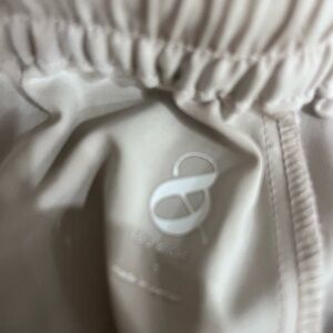 Beige lightweight, cargo short